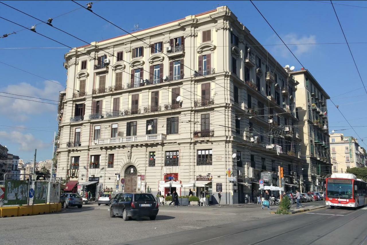 Metronapoli Bed and Breakfast Buitenkant foto